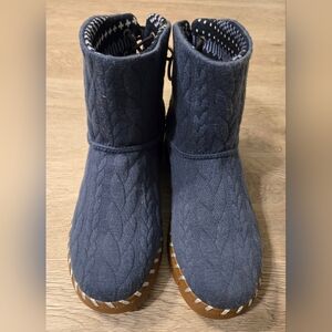 Cozy Blue Knit Boots by Muk Luks - Size 6.5